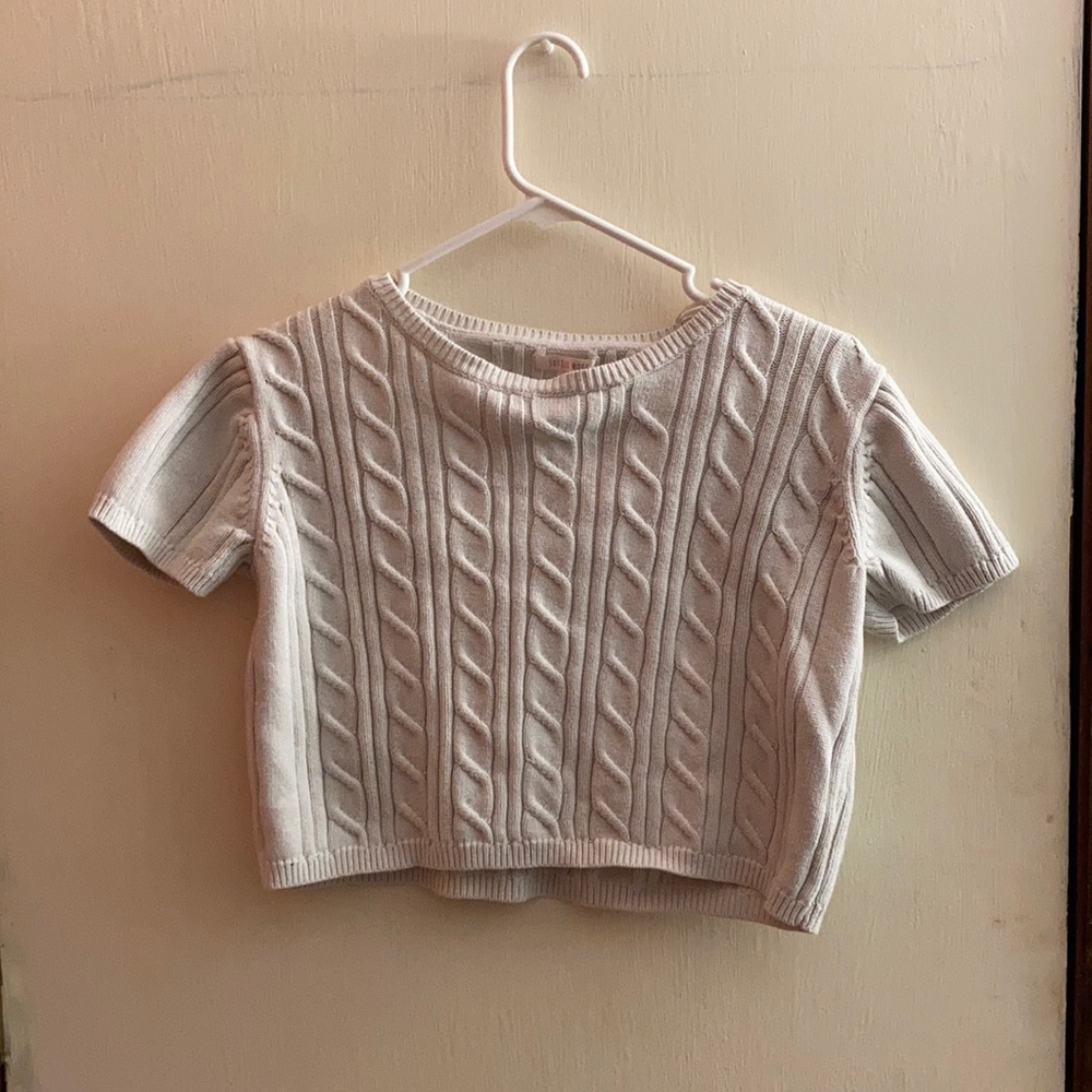 Cute Pacsun White Crop Top!